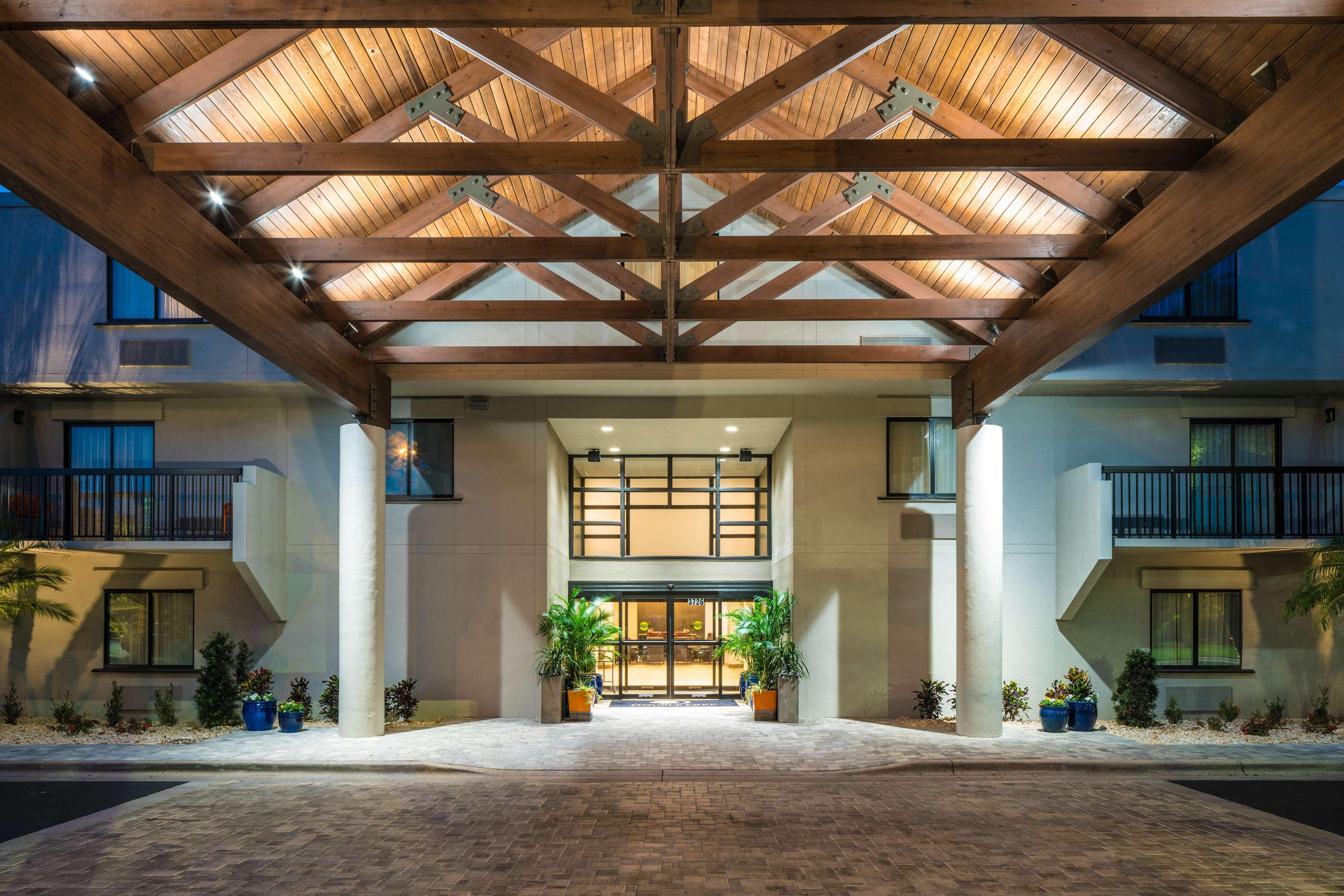 Doubletree By Hilton Гейнсвилл Экстерьер фото